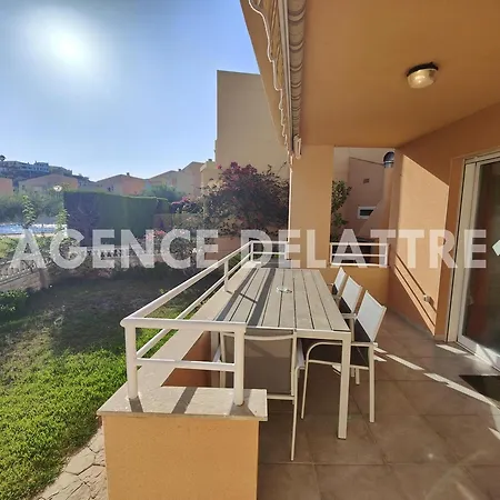Hébergement de vacances Tranquille Avec Piscine Commune Et Jacuzzi, 3 Chambres, 2 Salles De Bain