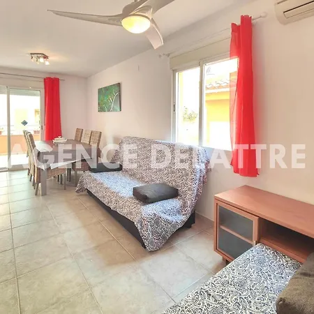Tranquille Avec Piscine Commune Et Jacuzzi, 3 Chambres, 2 Salles De Bain Hébergement de vacances