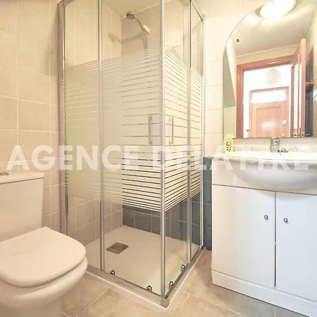 Hébergement de vacances Tranquille Avec Piscine Commune Et Jacuzzi, 3 Chambres, 2 Salles De Bain